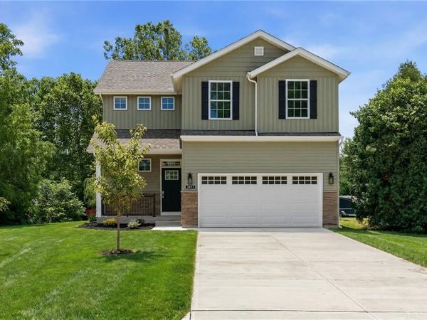 2873 Cove Circle, Beavercreek, OH 45431