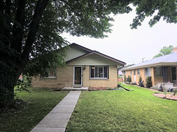 4133 N 99th St, Wauwatosa, WI 53222