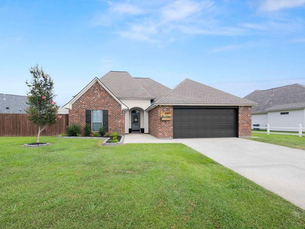 41497 Hearthstone Ave, Prairieville, LA 70769