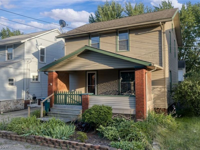1628 May Place NE, Canton, OH 44705 Photo 2