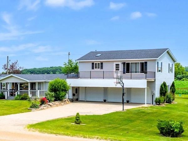 8941 Mission Road S, Mt Pleasant, MI 48858