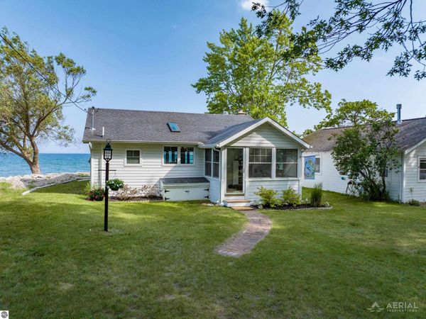 735 West Lane, East Tawas, MI 48730