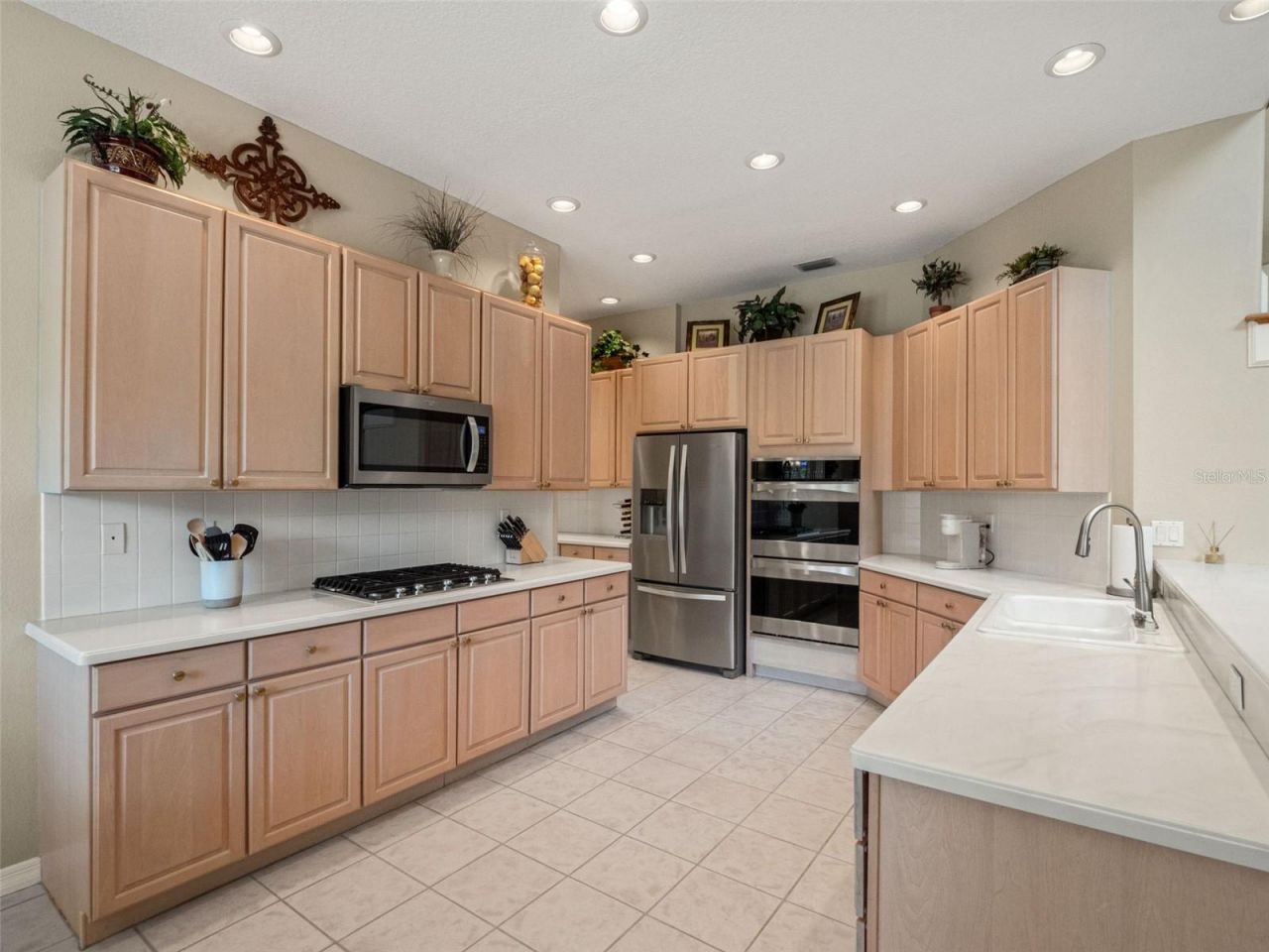 17422 Heather Oaks Place , Tampa, FL 33647 Photo