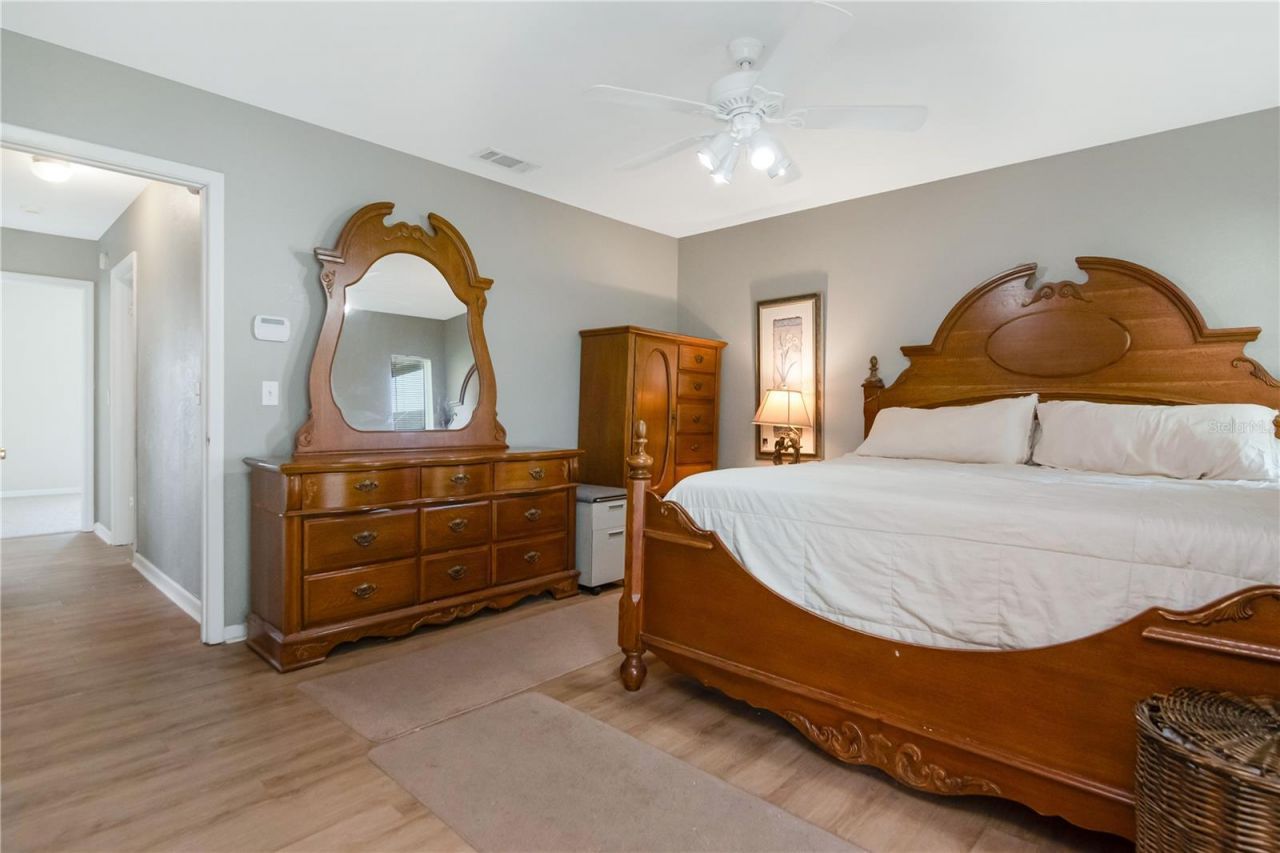 1208 Lady Guinevere Drive , Valrico, FL 33594 Photo