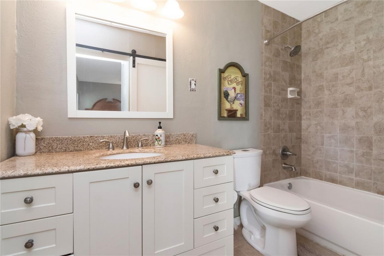 1208 Lady Guinevere Drive , Valrico, FL 33594 Photo
