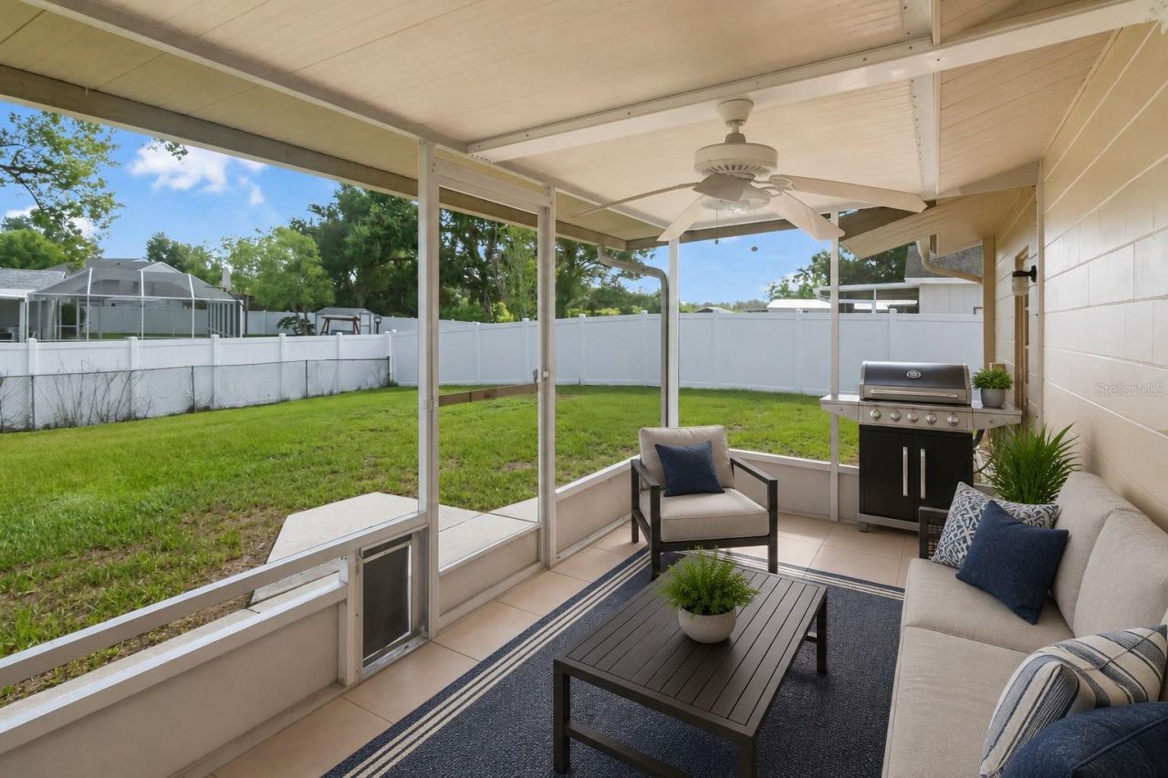 1208 Lady Guinevere Drive , Valrico, FL 33594 Photo