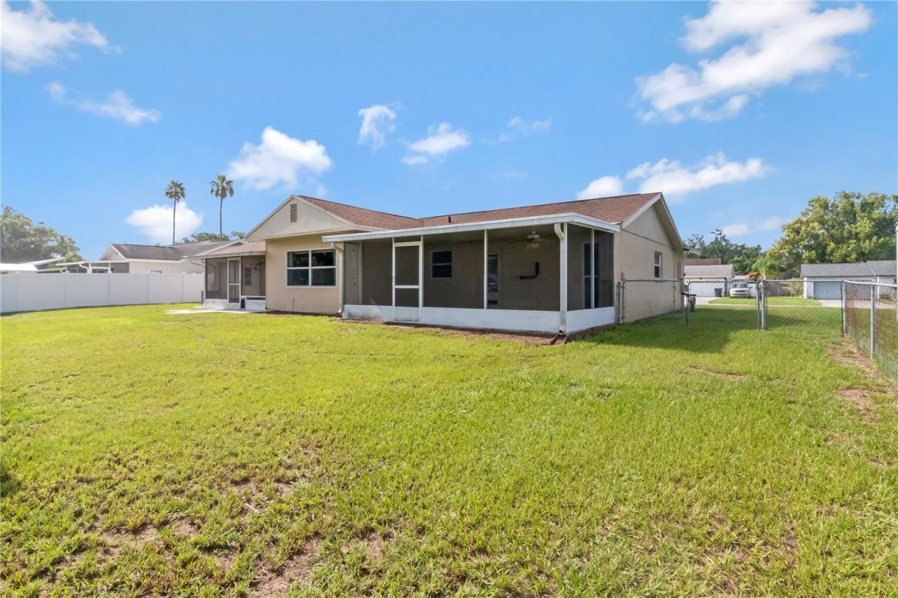 1208 Lady Guinevere Drive , Valrico, FL 33594 Photo