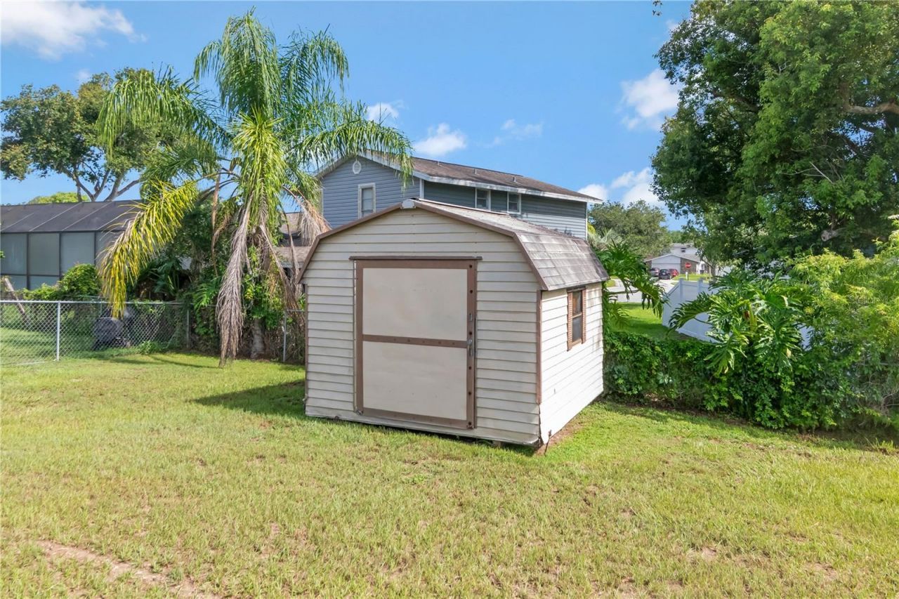 1208 Lady Guinevere Drive , Valrico, FL 33594 Photo