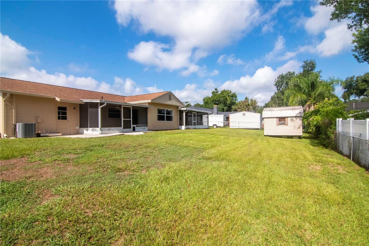 1208 Lady Guinevere Drive , Valrico, FL 33594 Photo