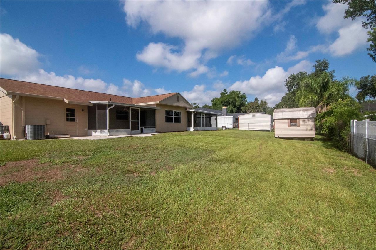 1208 Lady Guinevere Drive , Valrico, FL 33594 Photo