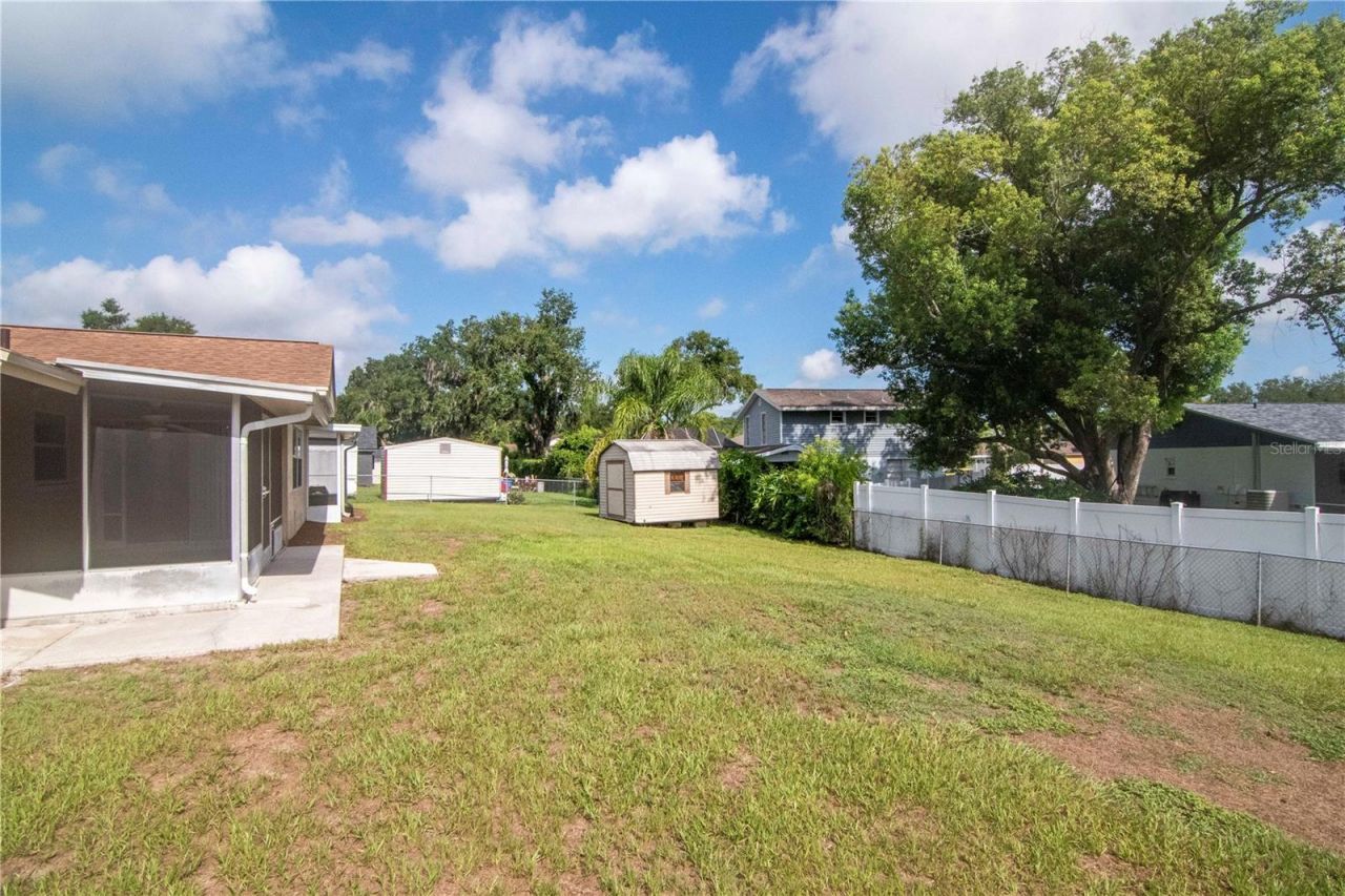 1208 Lady Guinevere Drive , Valrico, FL 33594 Photo