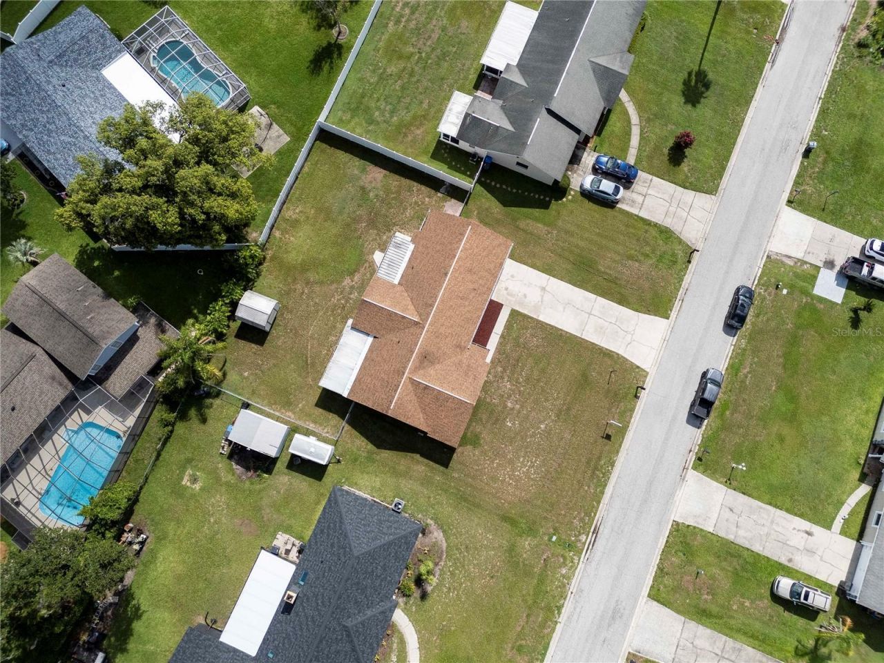 1208 Lady Guinevere Drive , Valrico, FL 33594 Photo