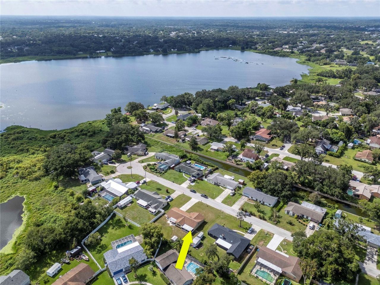 1208 Lady Guinevere Drive , Valrico, FL 33594 Photo