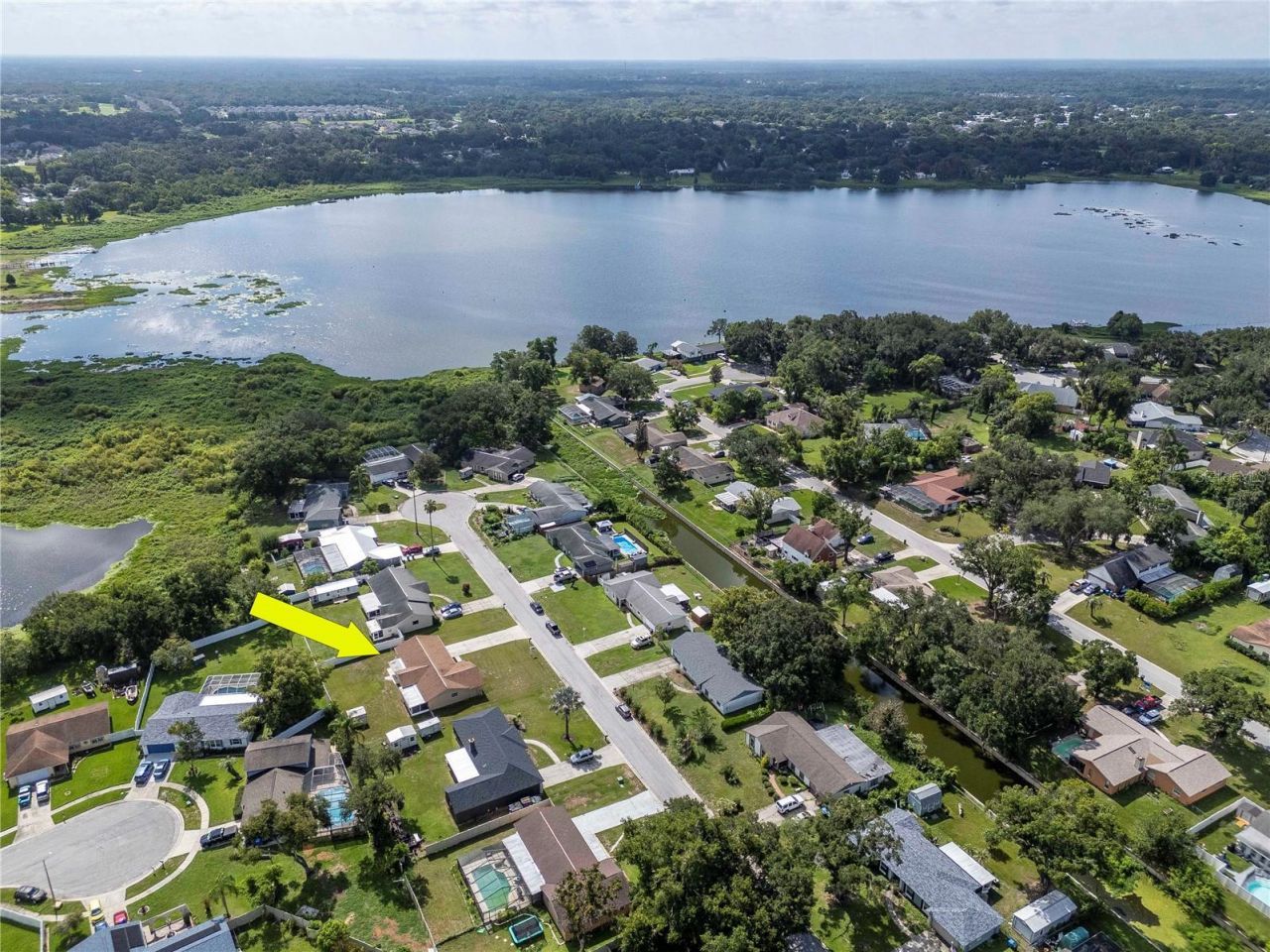 1208 Lady Guinevere Drive , Valrico, FL 33594 Photo