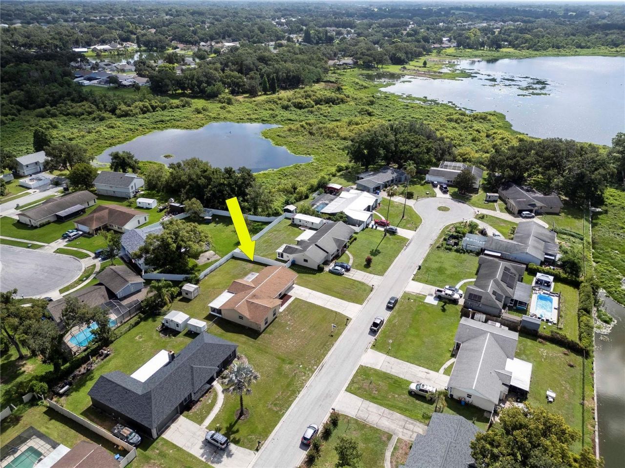 1208 Lady Guinevere Drive , Valrico, FL 33594 Photo
