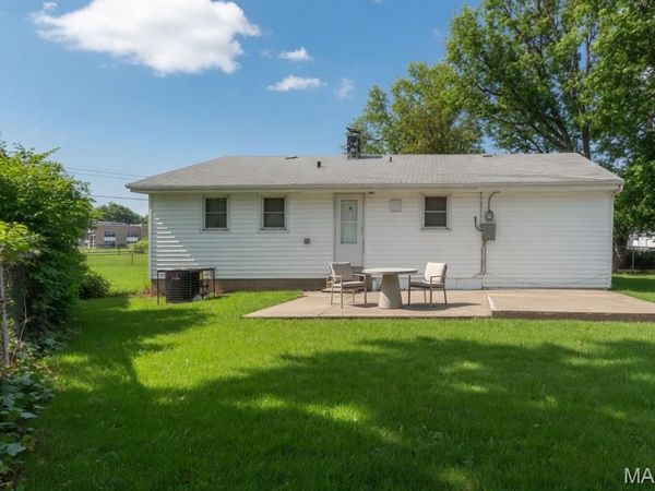 8433 1st Street , Berkeley, MO 63134