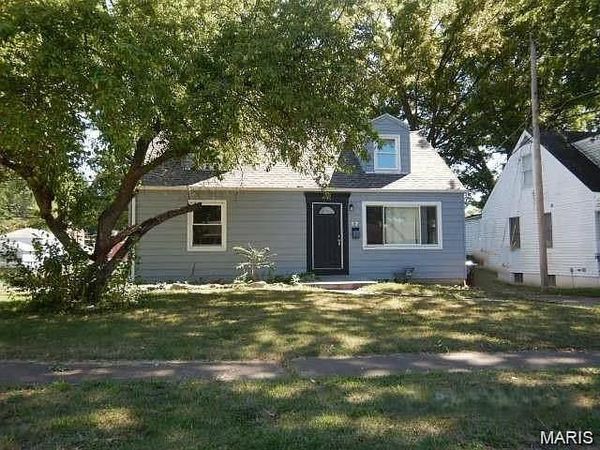 17 Godfrey Lane , Ferguson, MO 63135