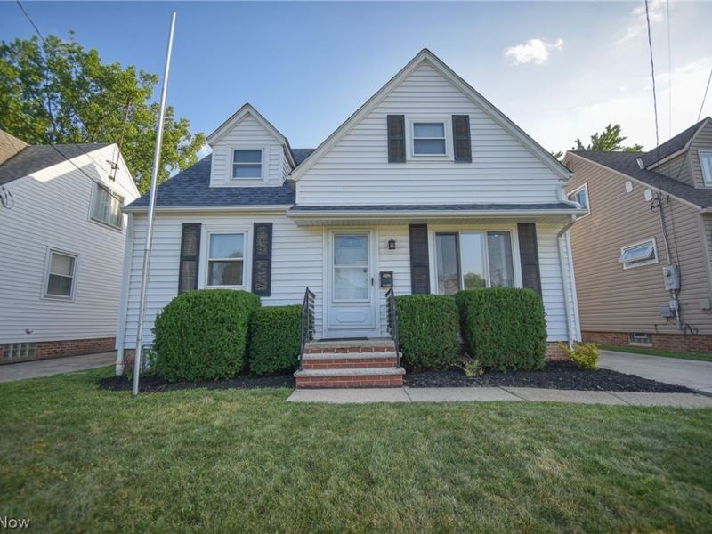 18400 Rockland Avenue, Cleveland, OH 44135 Photo 1