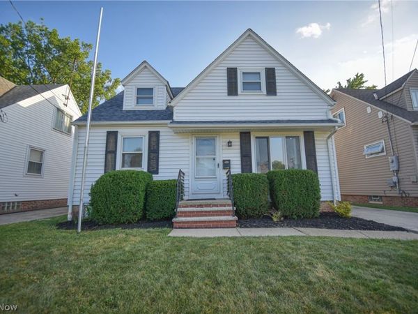 18400 Rockland Avenue , Cleveland, OH 44135