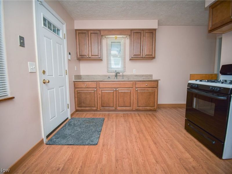 18400 Rockland Avenue, Cleveland, OH 44135 Photo 10