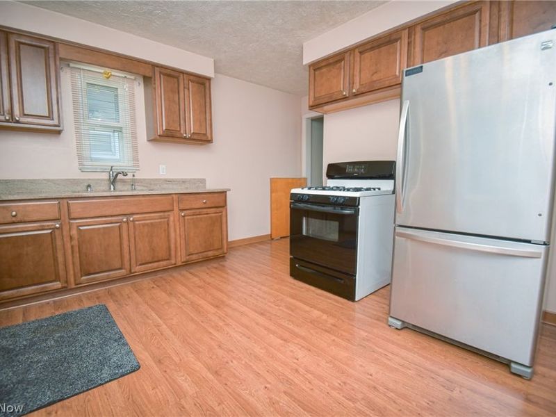 18400 Rockland Avenue, Cleveland, OH 44135 Photo 11
