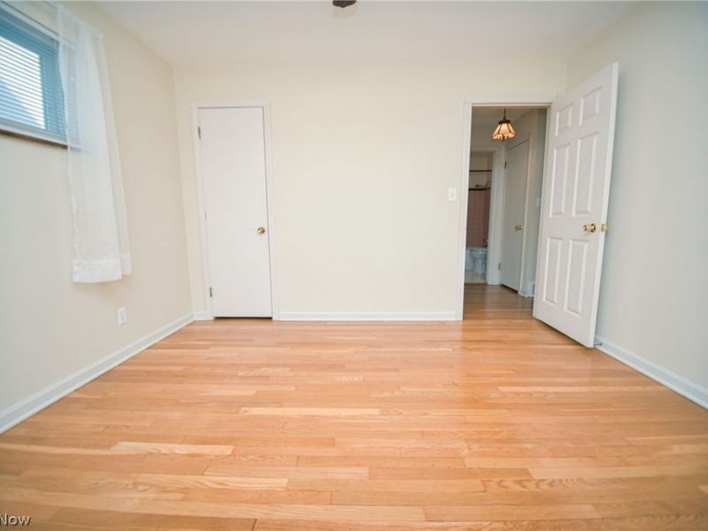 18400 Rockland Avenue, Cleveland, OH 44135 Photo 12