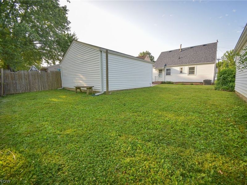18400 Rockland Avenue, Cleveland, OH 44135 Photo 41