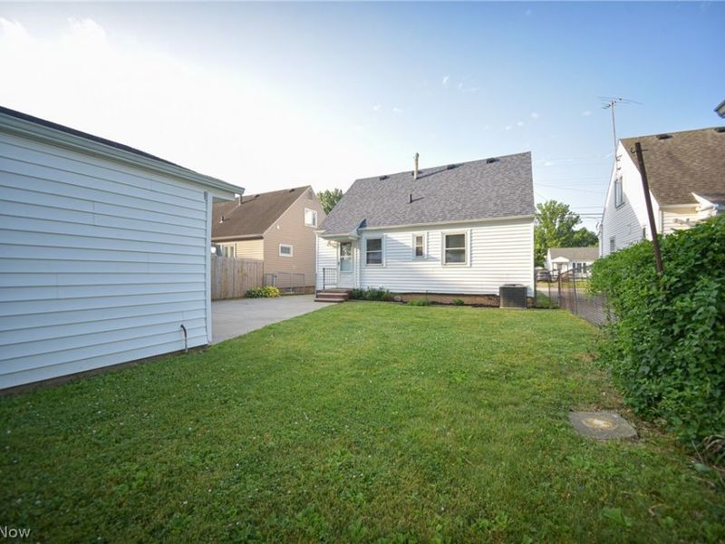 18400 Rockland Avenue, Cleveland, OH 44135 Photo 42