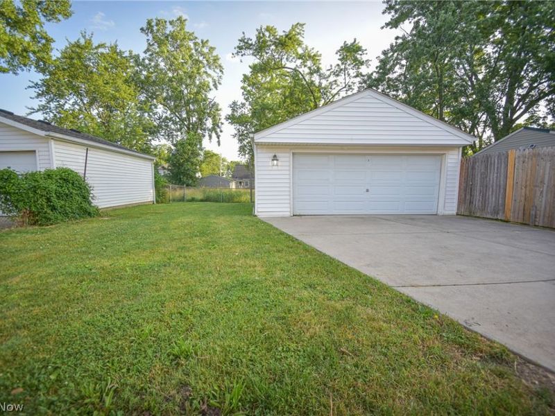 18400 Rockland Avenue, Cleveland, OH 44135 Photo 43