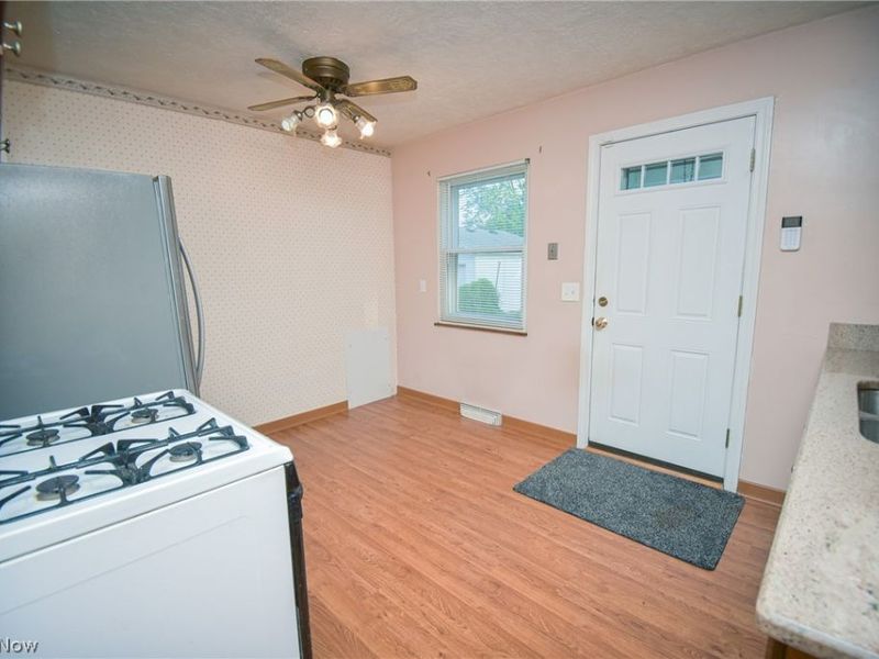 18400 Rockland Avenue, Cleveland, OH 44135 Photo 9