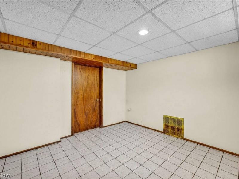 4301 Gamma Avenue, Newburgh Heights, OH 44105 Photo 12