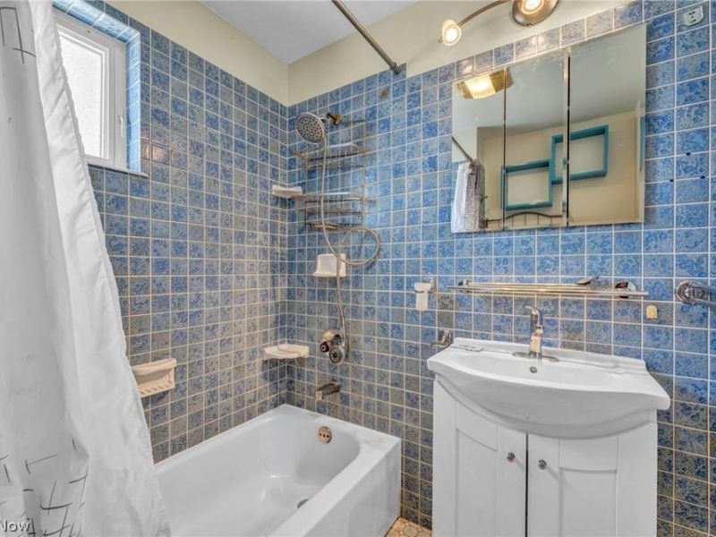 4301 Gamma Avenue, Newburgh Heights, OH 44105 Photo 30