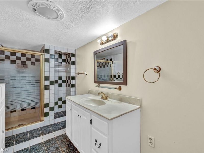 4301 Gamma Avenue, Newburgh Heights, OH 44105 Photo 36
