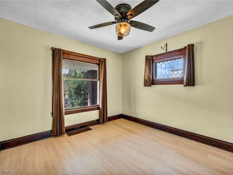 4301 Gamma Avenue, Newburgh Heights, OH 44105 Photo 6