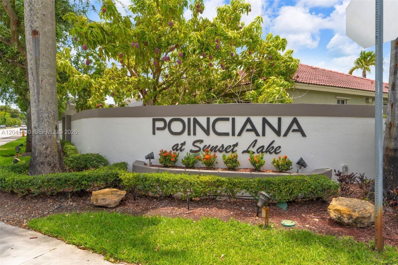 16335 SW 81 St , Miami, FL 33193 Photo