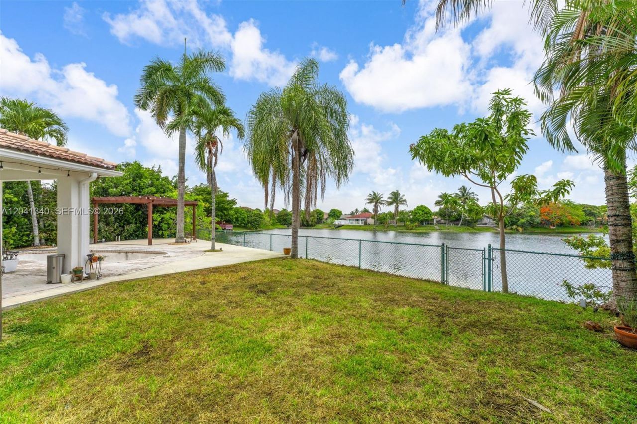 16335 SW 81 St , Miami, FL 33193 Photo