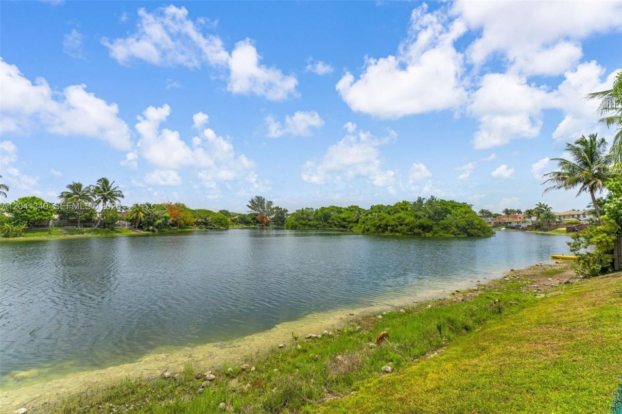 16335 SW 81 St , Miami, FL 33193 Photo
