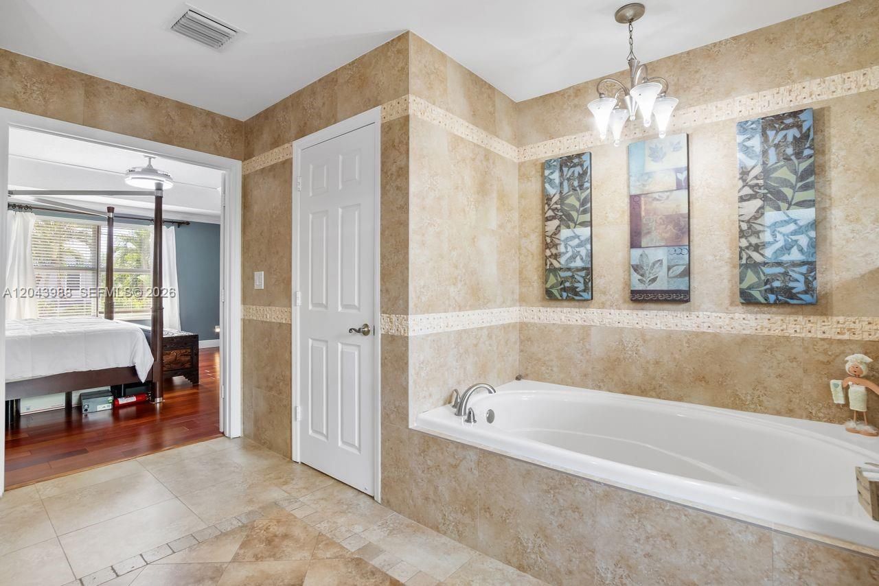 3904 W Gardenia Ave, Weston, FL 33332 Photo