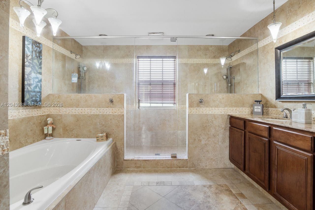 3904 W Gardenia Ave, Weston, FL 33332 Photo