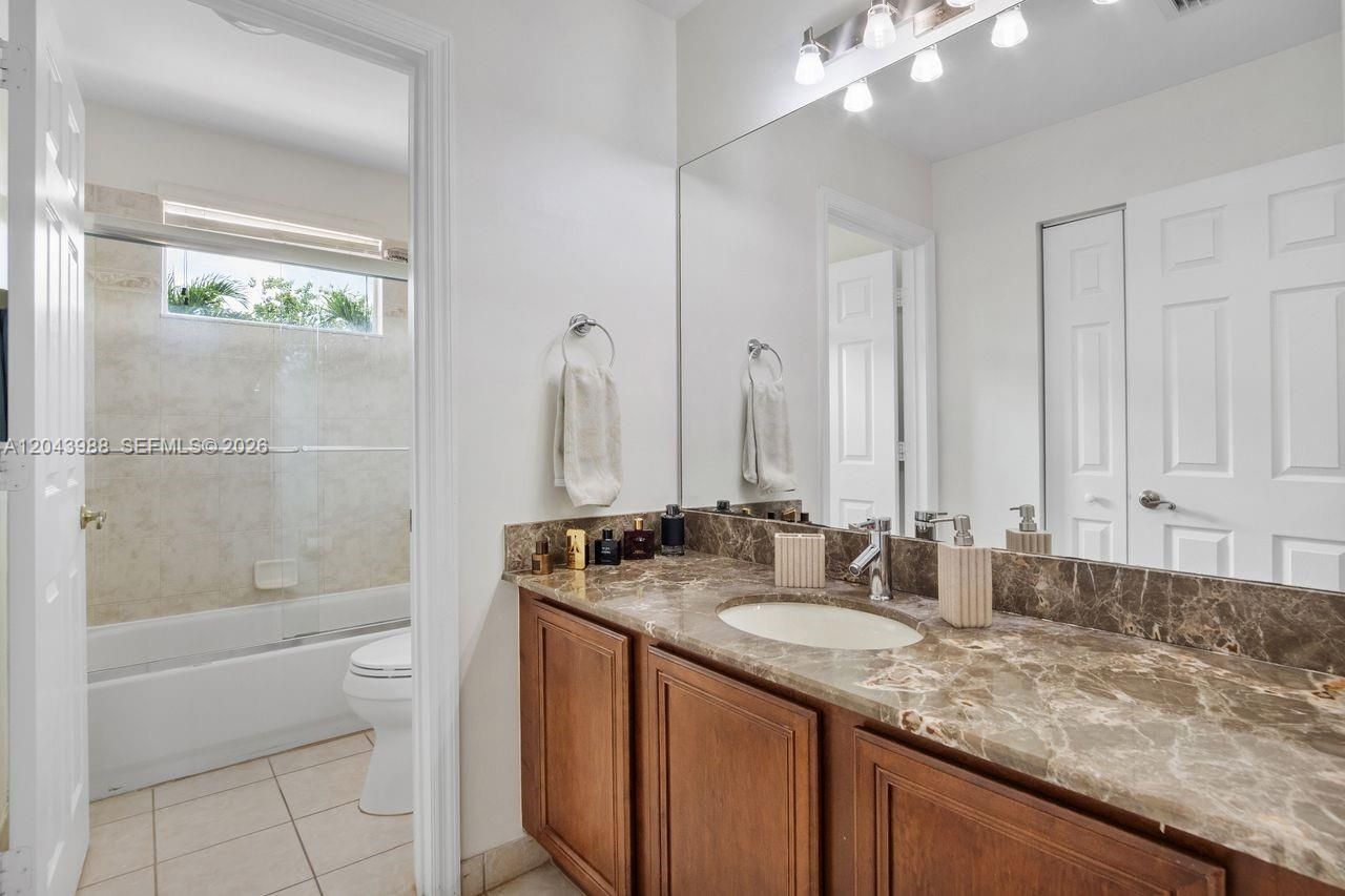 3904 W Gardenia Ave, Weston, FL 33332 Photo