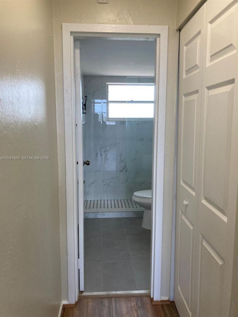 7900 Tatum Waterway Dr , Unit 305, Miami Beach, FL 33141 Photo