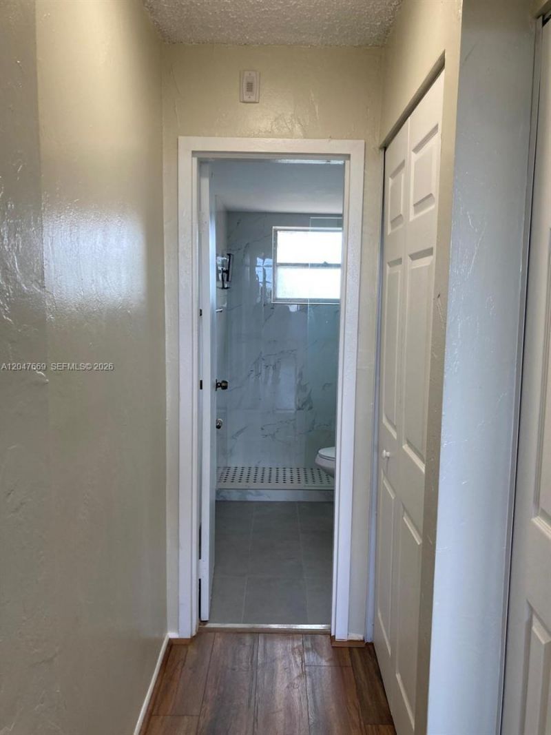 7900 Tatum Waterway Dr , Unit 305, Miami Beach, FL 33141 Photo