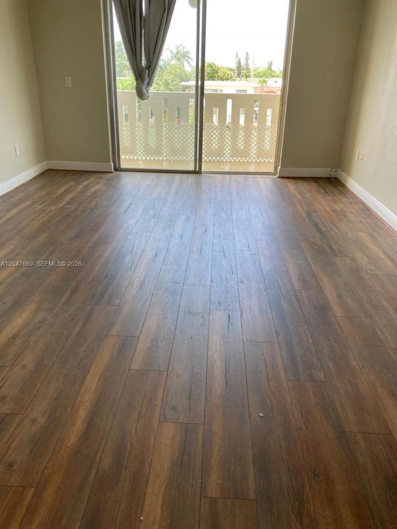 7900 Tatum Waterway Dr , Unit 305, Miami Beach, FL 33141 Photo