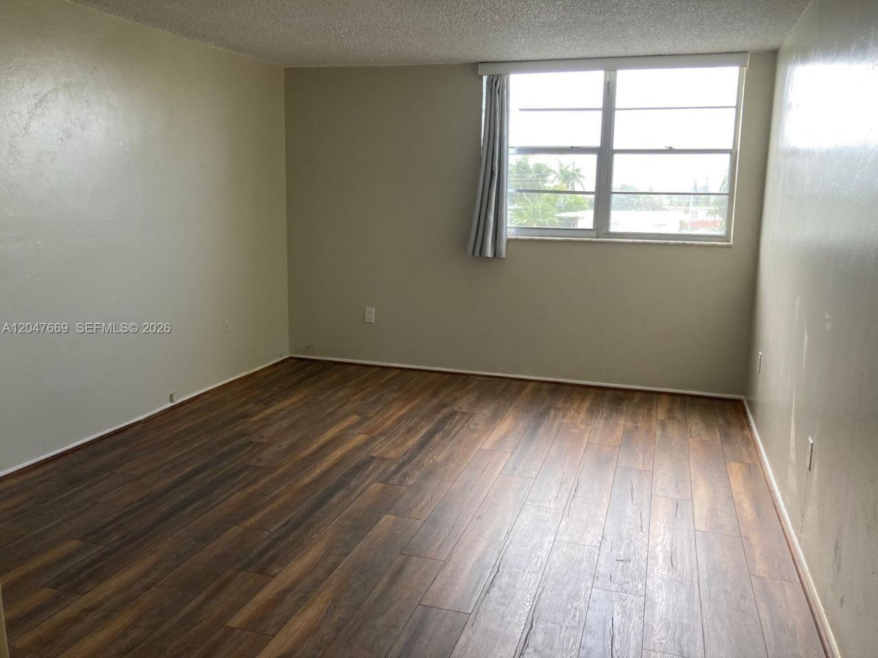 7900 Tatum Waterway Dr , Unit 305, Miami Beach, FL 33141 Photo