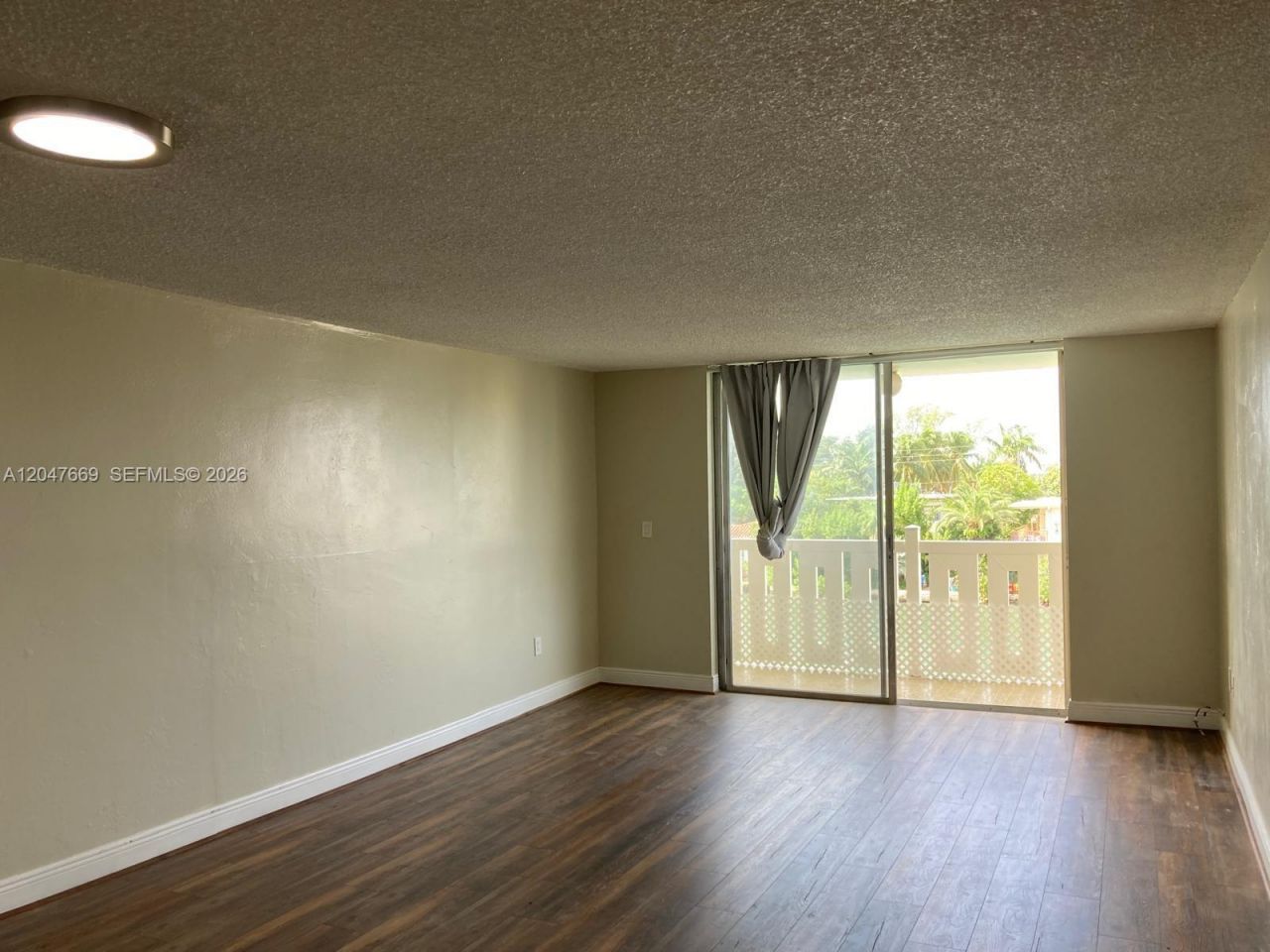 7900 Tatum Waterway Dr , Unit 305, Miami Beach, FL 33141 Photo