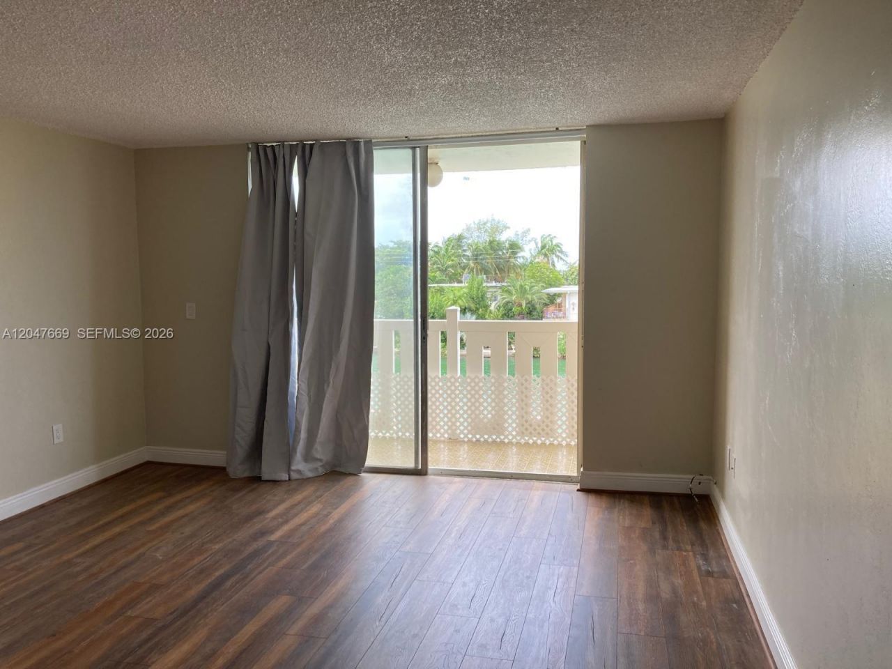 7900 Tatum Waterway Dr , Unit 305, Miami Beach, FL 33141 Photo