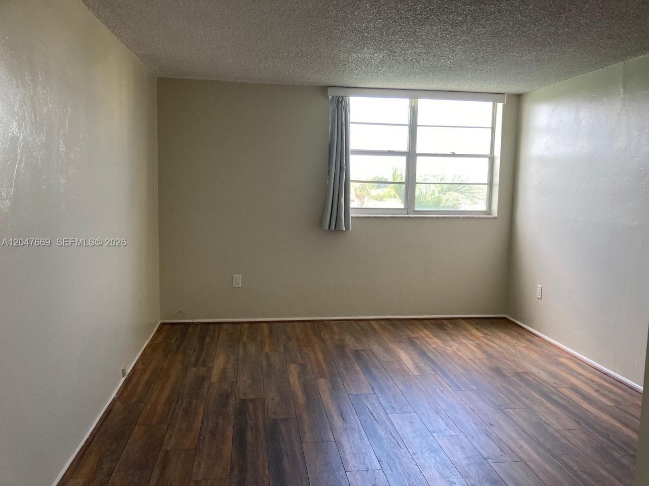 7900 Tatum Waterway Dr , Unit 305, Miami Beach, FL 33141 Photo