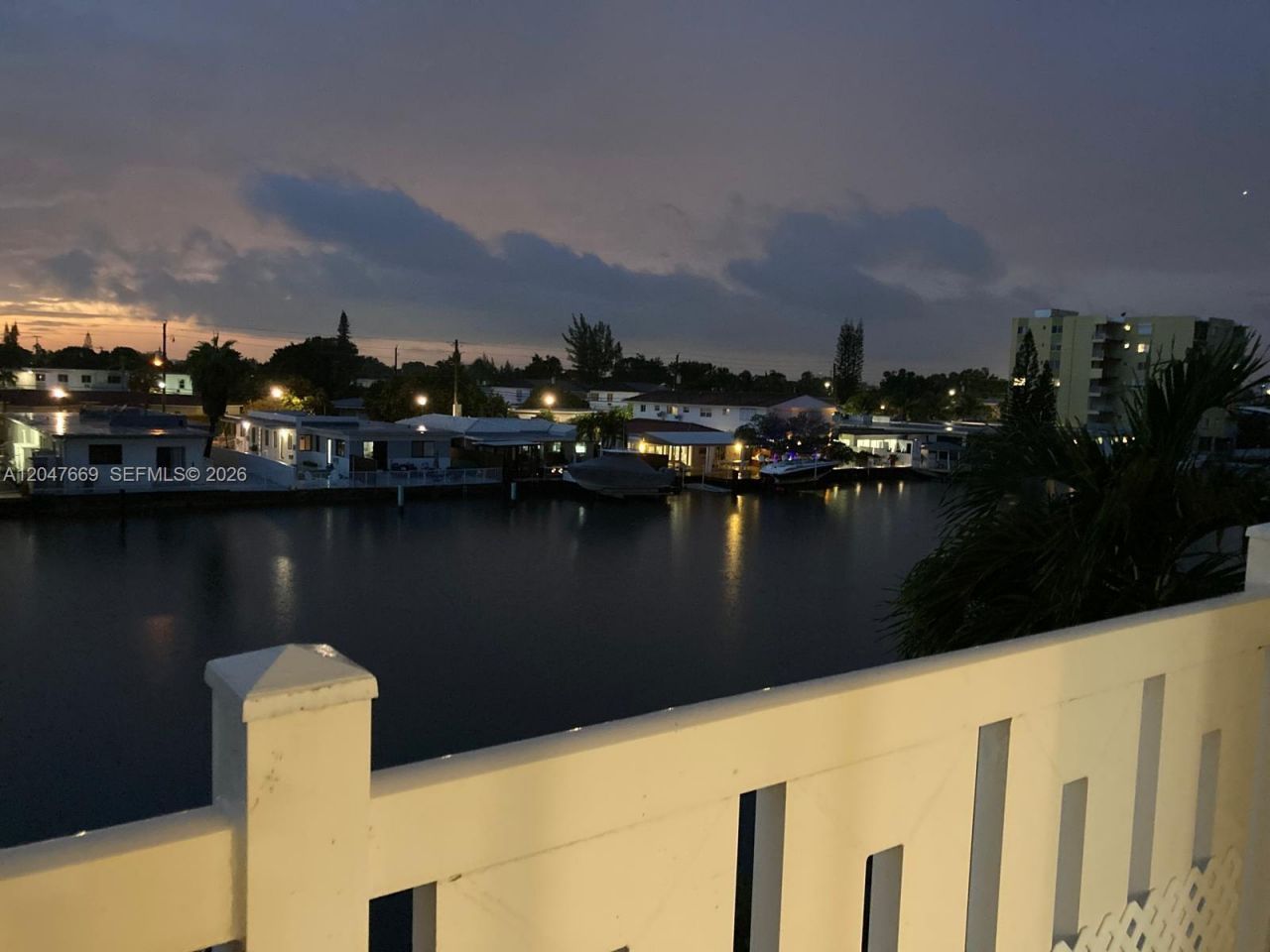 7900 Tatum Waterway Dr , Unit 305, Miami Beach, FL 33141 Photo