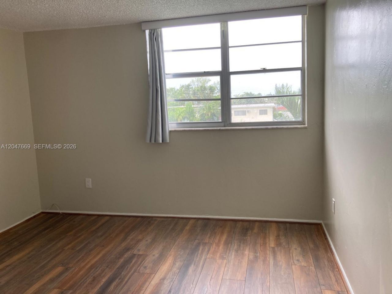 7900 Tatum Waterway Dr , Unit 305, Miami Beach, FL 33141 Photo