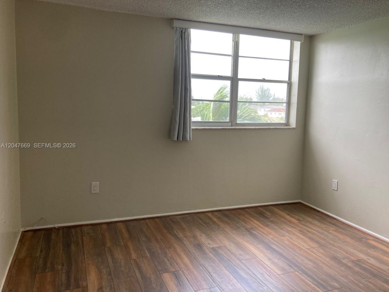 7900 Tatum Waterway Dr , Unit 305, Miami Beach, FL 33141 Photo
